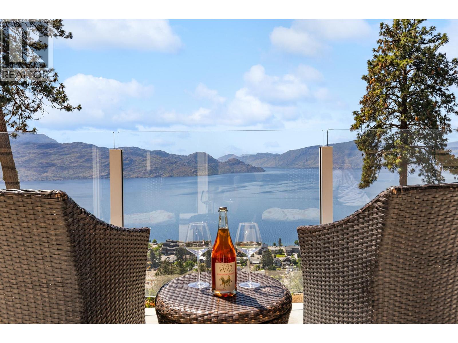 4215 6th Avenue, Peachland, British Columbia