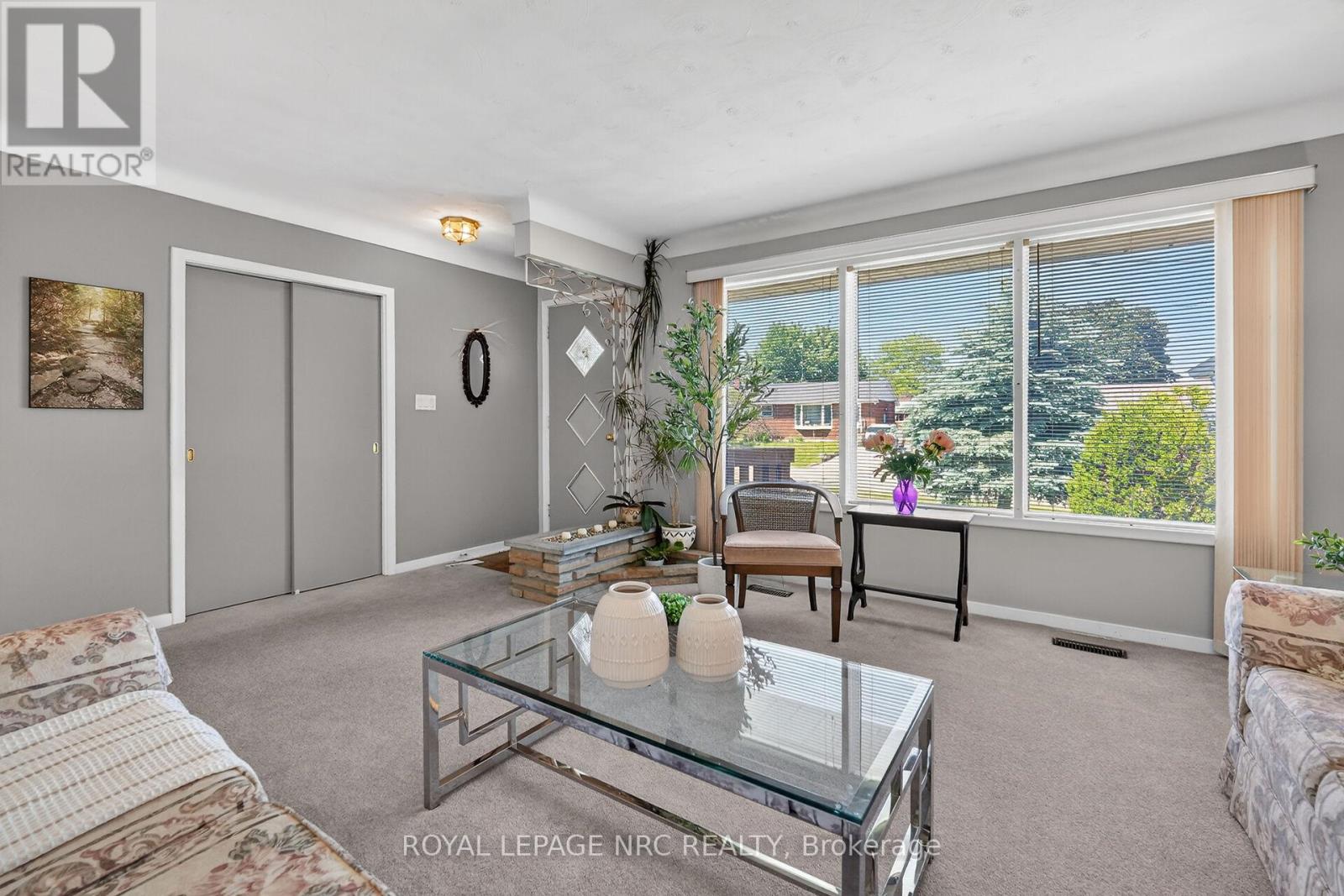 4103 Barry Drive, Lincoln, Ontario  L3J 0L3 - Photo 3 - X13231328