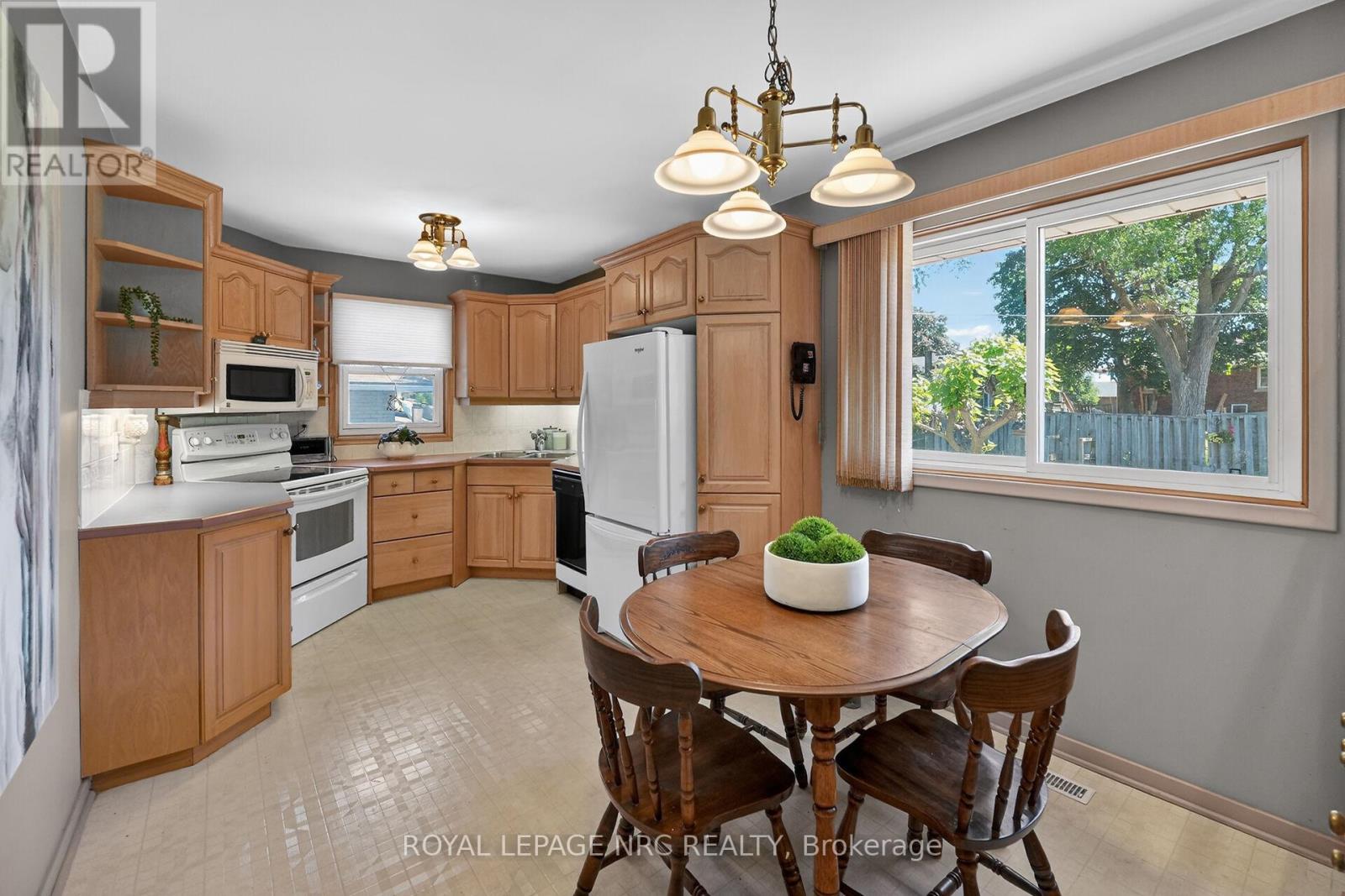 4103 Barry Drive, Lincoln, Ontario  L3J 0L3 - Photo 8 - X13231328