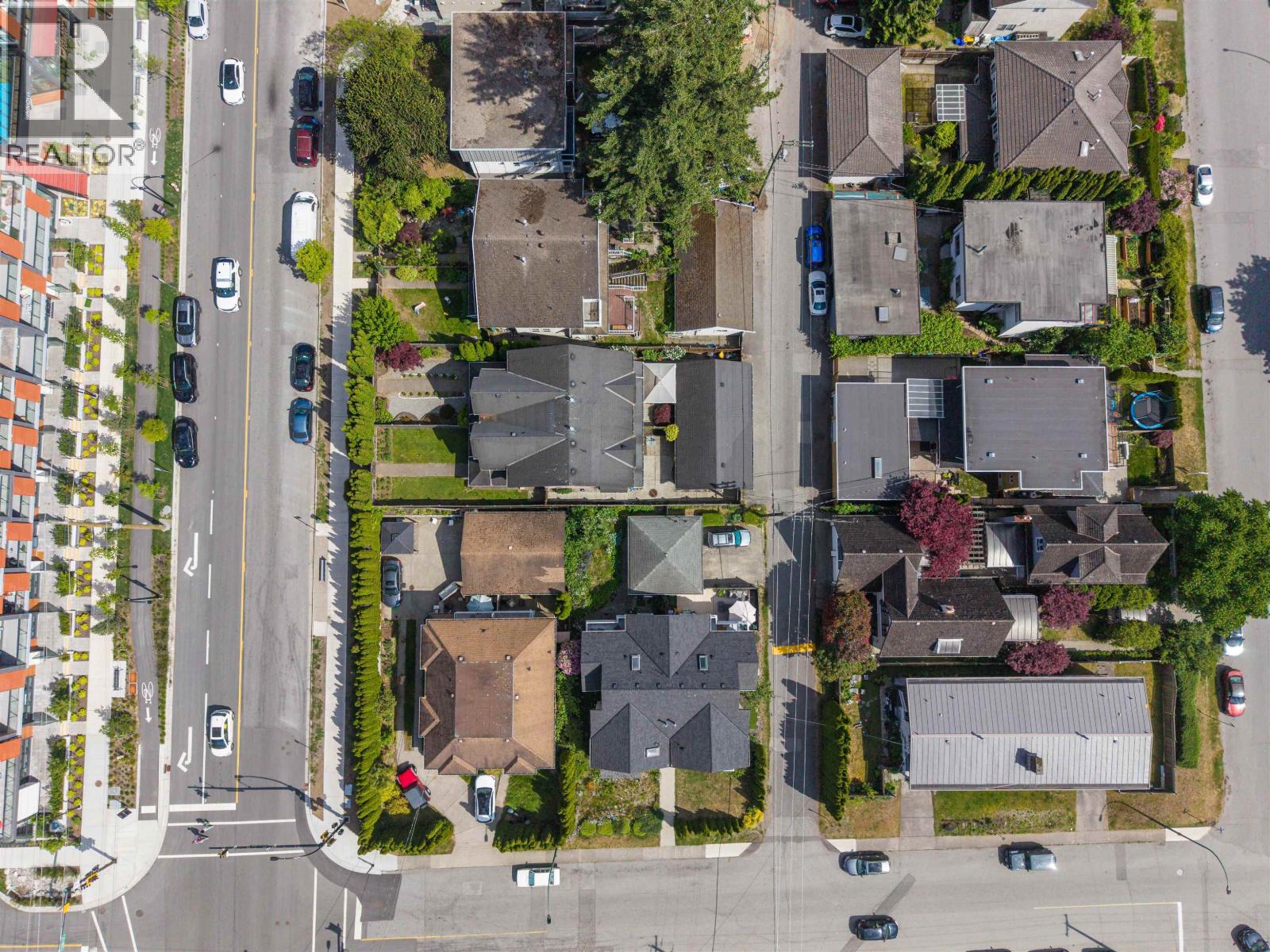 409-411 417-419 E 3rd Street, North Vancouver, British Columbia  V7L 1G3 - Photo 7 - R3131368