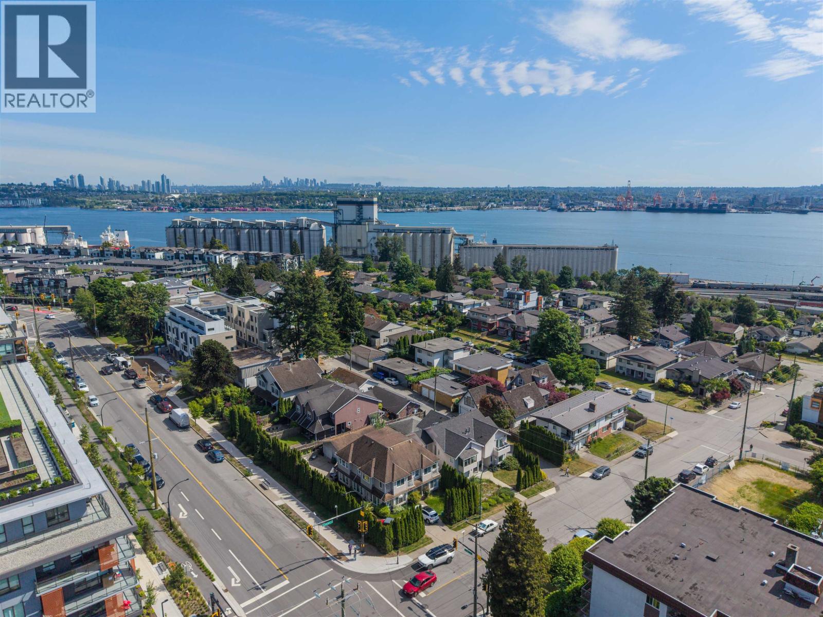 409-411 417-419 E 3rd Street, North Vancouver, British Columbia  V7L 1G3 - Photo 8 - R3131368