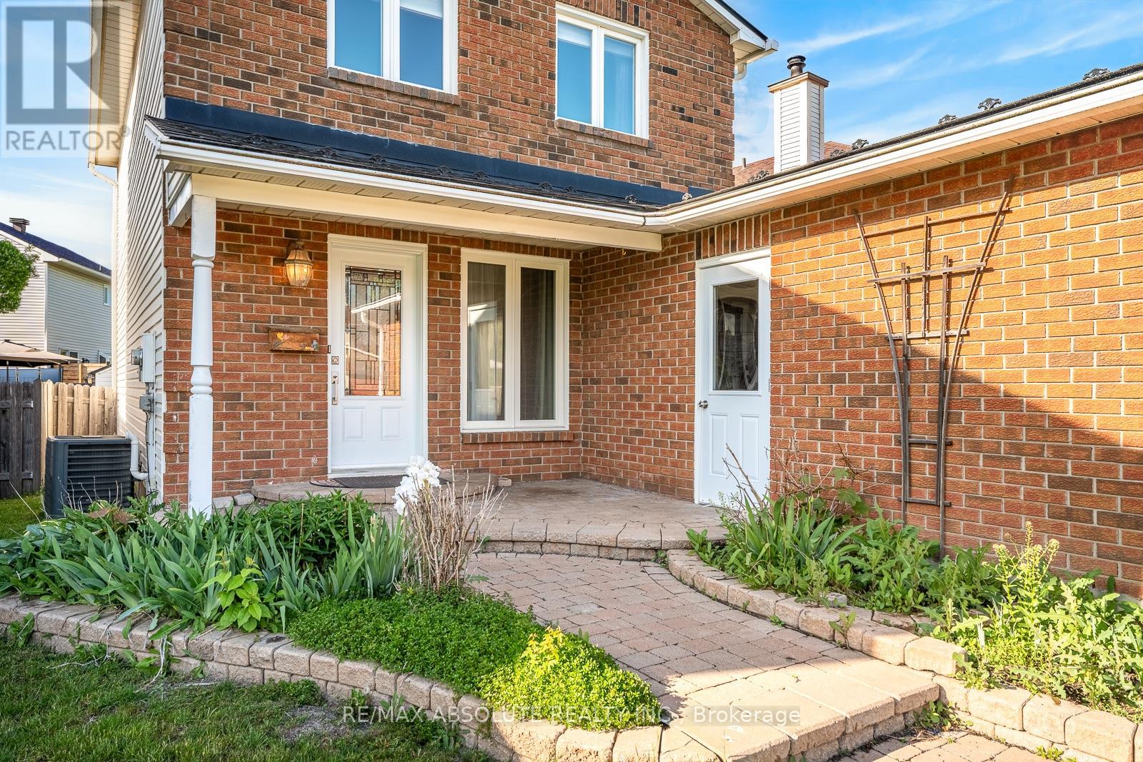 1475 Deavy Way, Ottawa, Ontario  K1E 2W7 - Photo 3 - X13031488