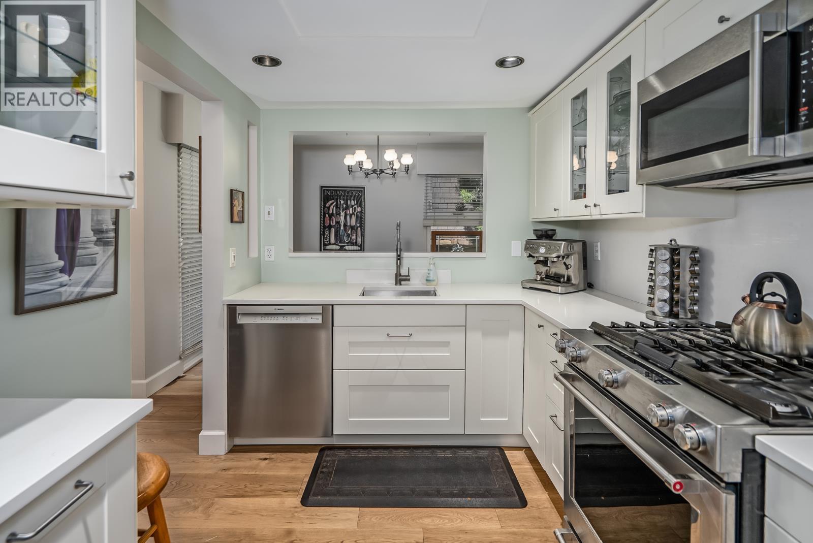 2413 W 5th Avenue, Vancouver, British Columbia  V6K 1S7 - Photo 13 - R3131340