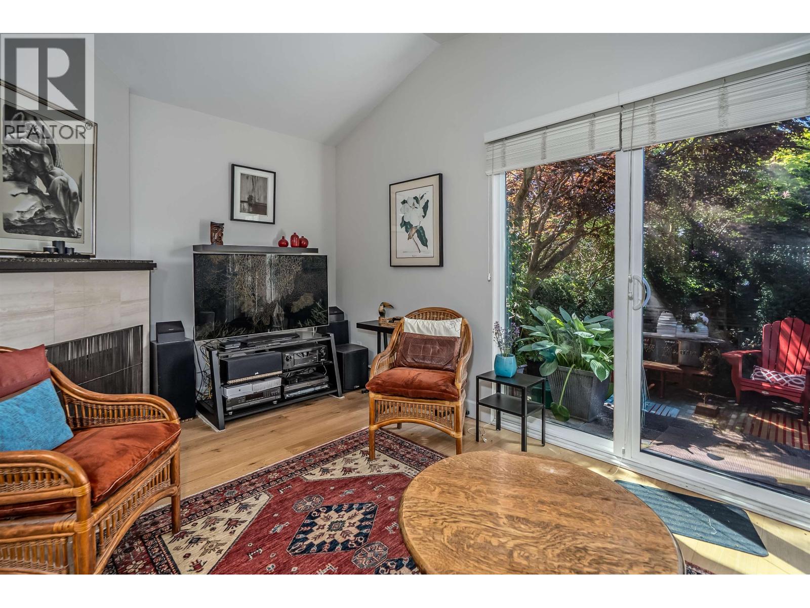 2413 W 5th Avenue, Vancouver, British Columbia  V6K 1S7 - Photo 5 - R3131340
