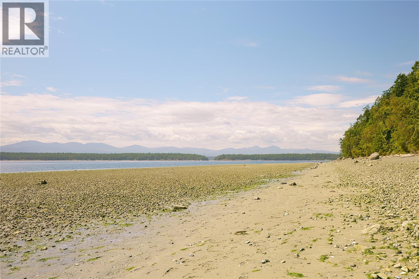 2070 Cooper Rd, Gabriola Island, British Columbia  V0R 1X7 - Photo 9 - 1038636
