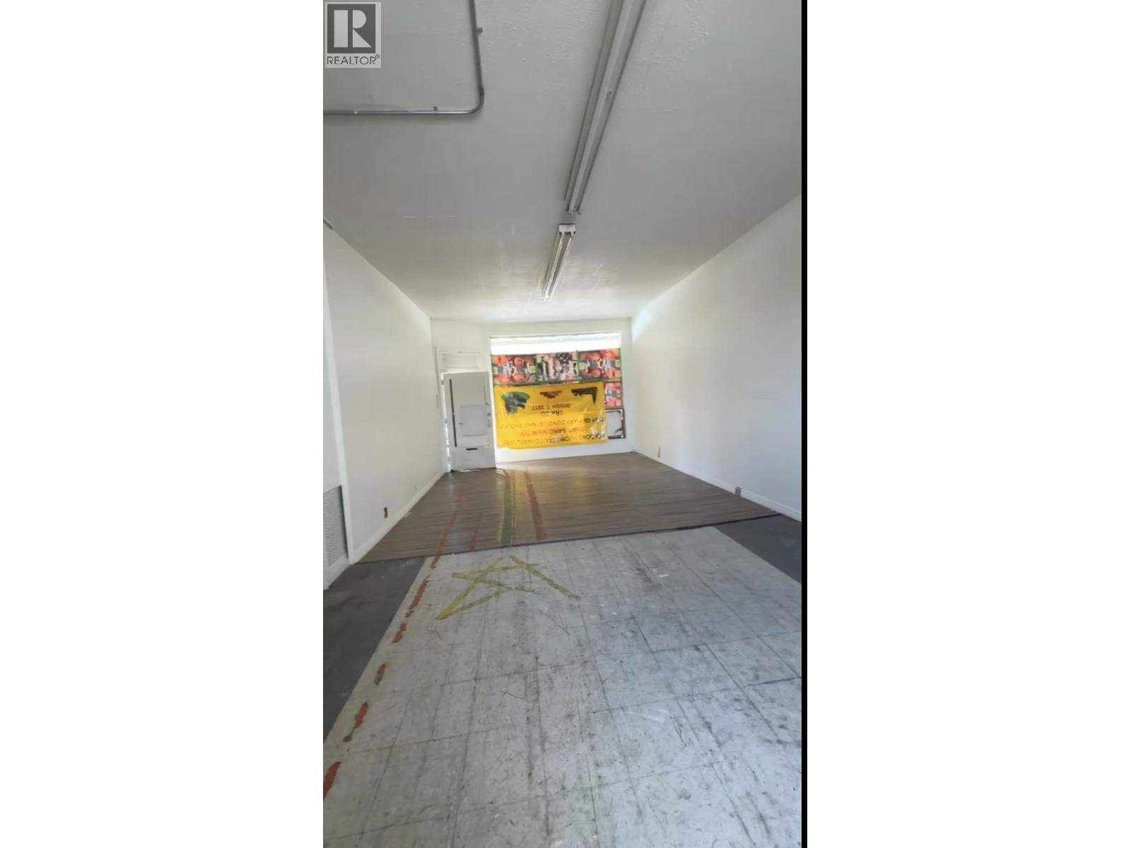 2117 Kingsway, Vancouver, British Columbia  V5N 2T4 - Photo 2 - C8079236