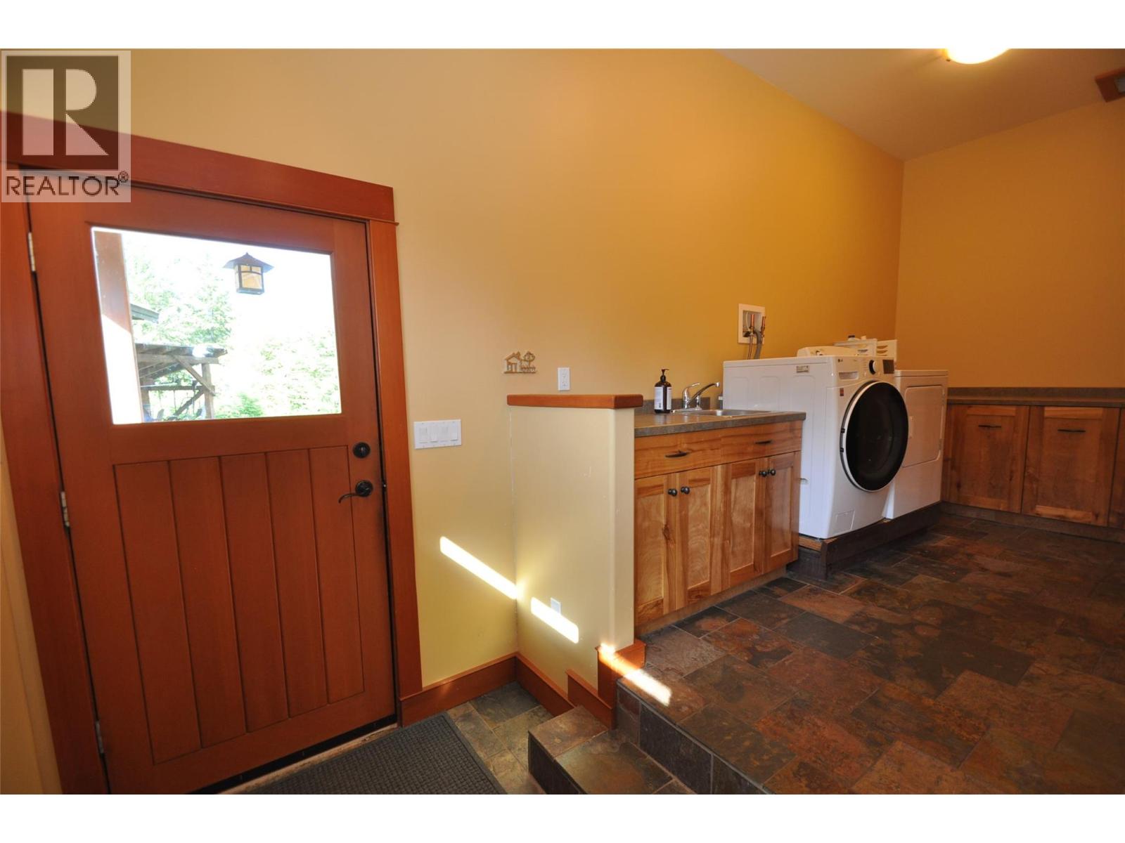 4515 Beasley West Road, Nelson, British Columbia V0G 2G2 - Photo 33 - 10389634