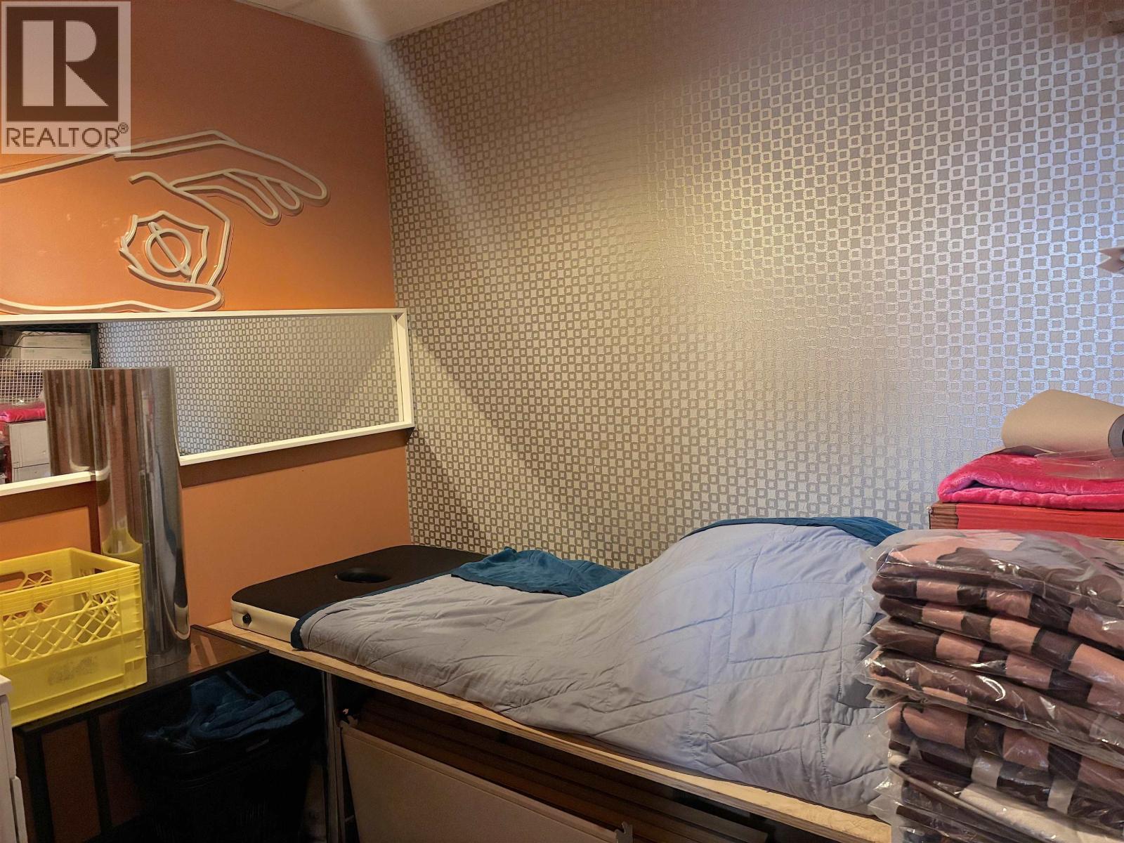 3216 W Broadway, Vancouver, British Columbia  V6K 2H4 - Photo 6 - C8079272