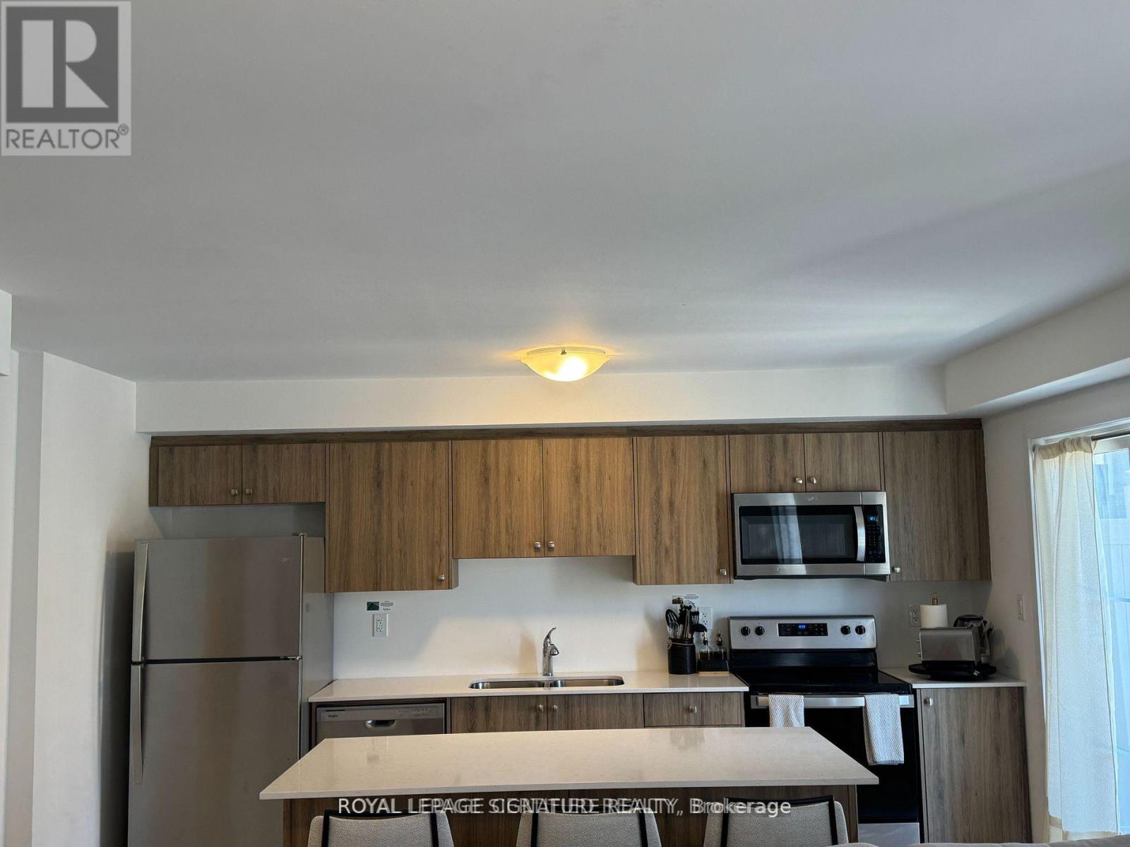 36 Silo Mews, Barrie, Ontario  L9J 0V3 - Photo 4 - S13231368