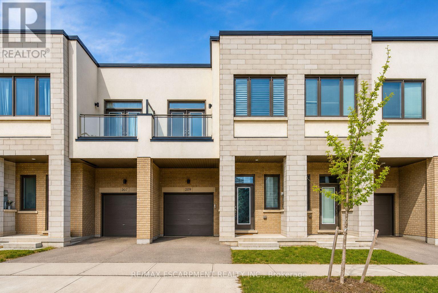 209 FOWLEY DRIVE, Oakville, Ontario