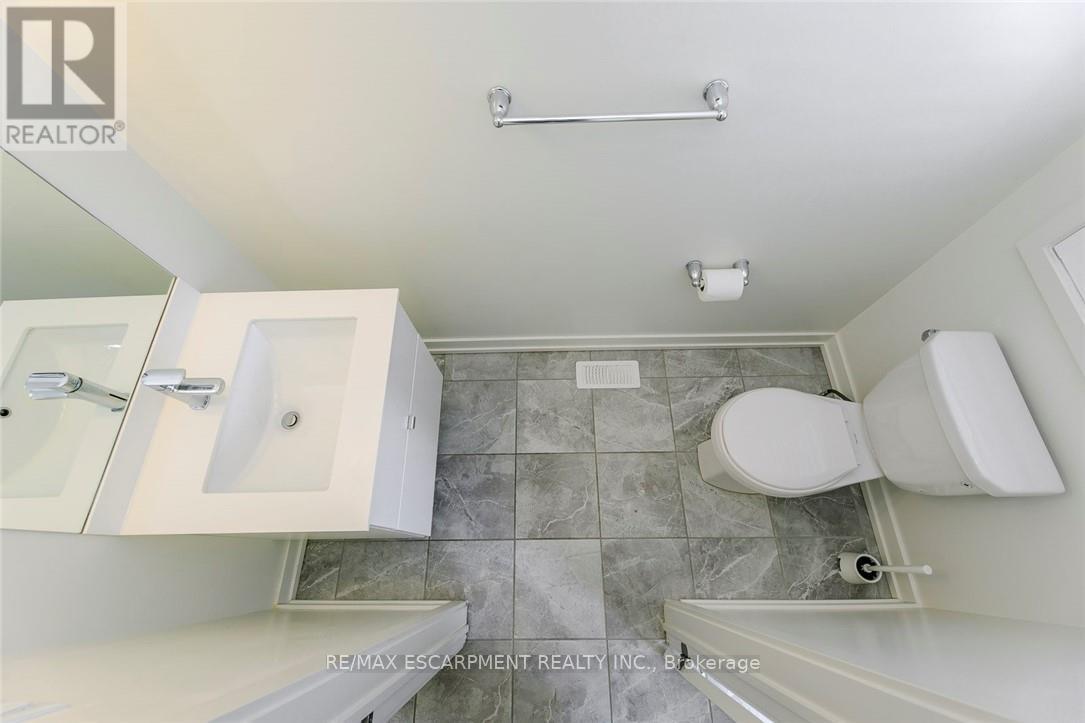 209 Fowley Drive, Oakville, Ontario  L6H 7C3 - Photo 20 - W13231314