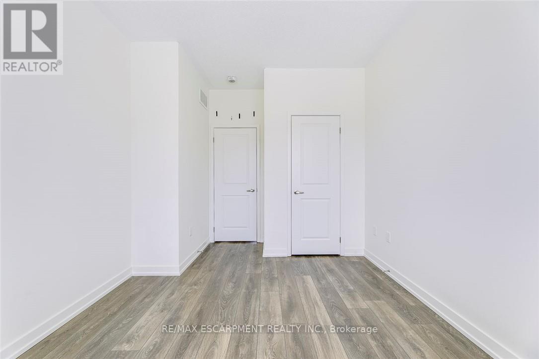 209 Fowley Drive, Oakville, Ontario  L6H 7C3 - Photo 28 - W13231314