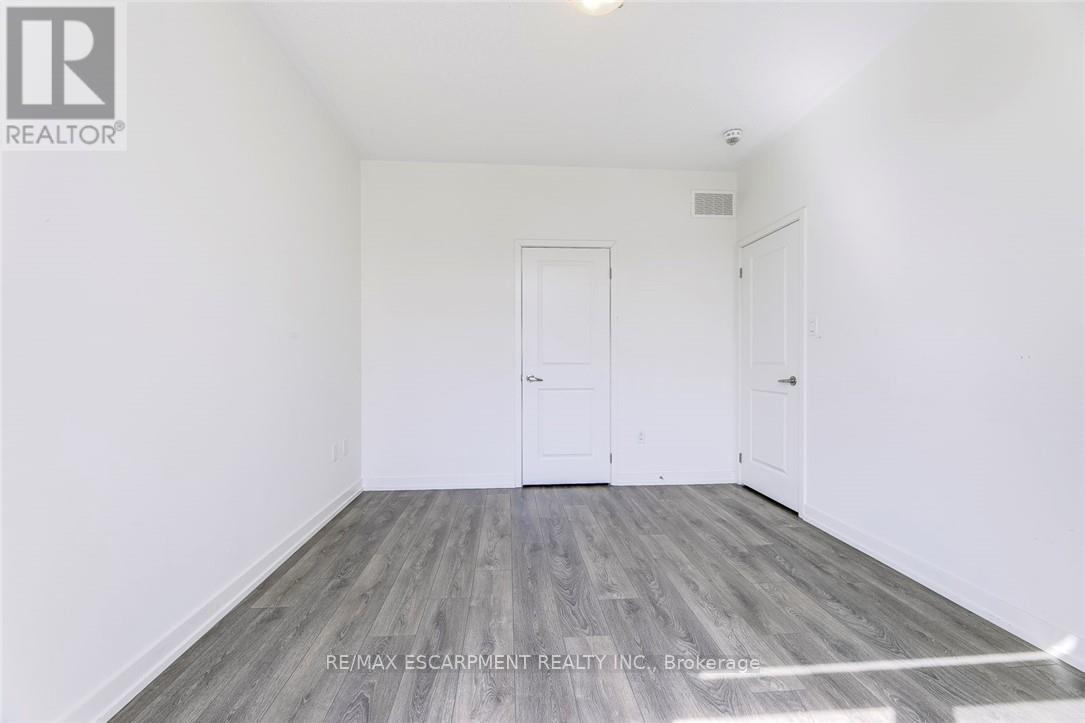 209 Fowley Drive, Oakville, Ontario  L6H 7C3 - Photo 30 - W13231314