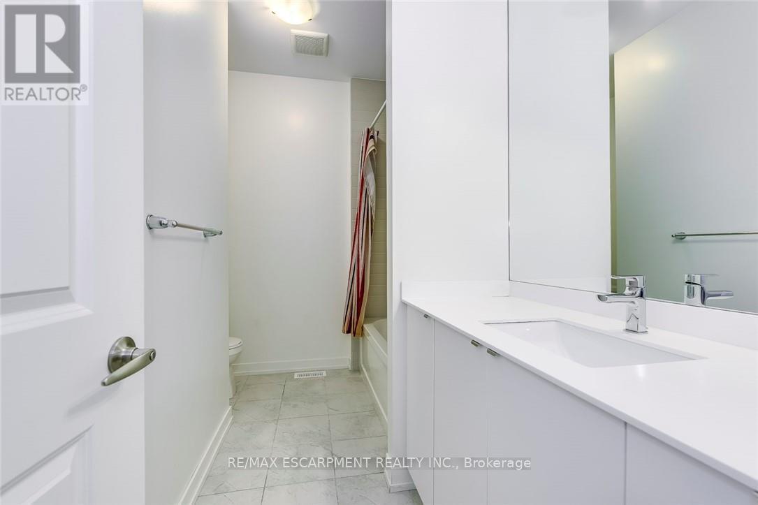 209 Fowley Drive, Oakville, Ontario  L6H 7C3 - Photo 33 - W13231314
