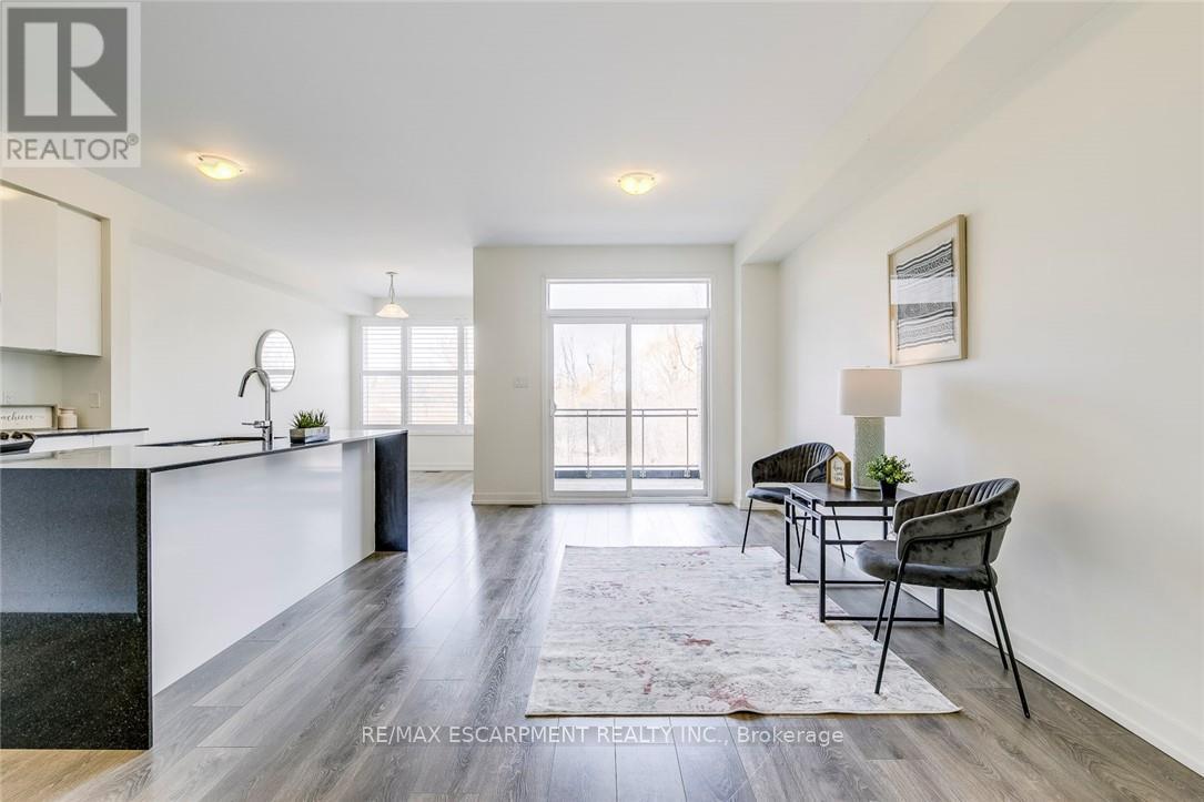 209 Fowley Drive, Oakville, Ontario  L6H 7C3 - Photo 6 - W13231314