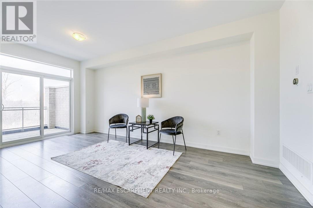 209 Fowley Drive, Oakville, Ontario  L6H 7C3 - Photo 8 - W13231314