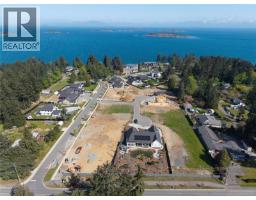 7128 Ocean Blue Pl, Lantzville, British Columbia
