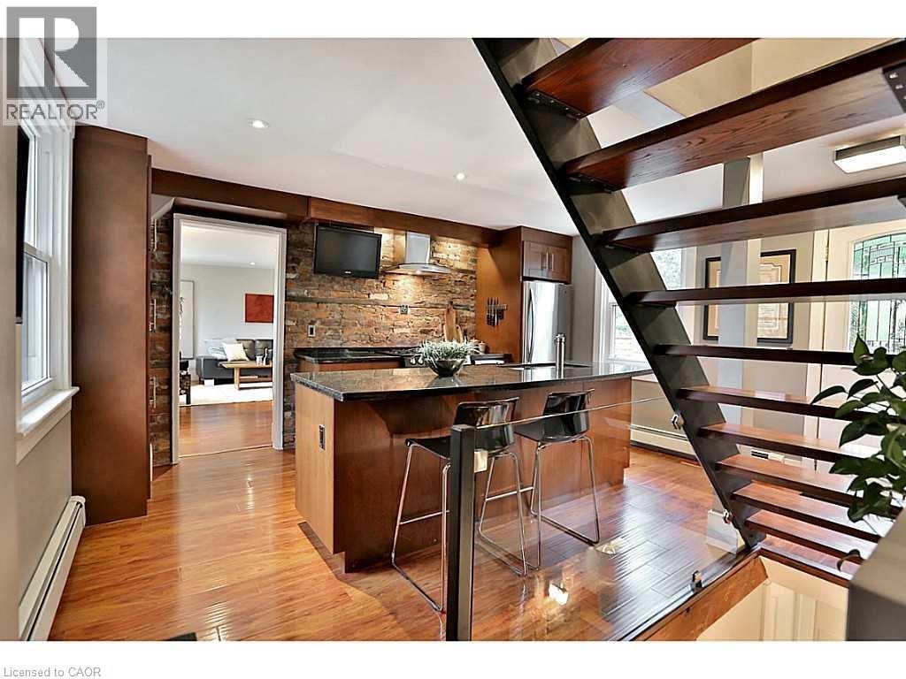 1276 Spring Gardens Road, Burlington, Ontario  L7T 1J8 - Photo 2 - 40836142