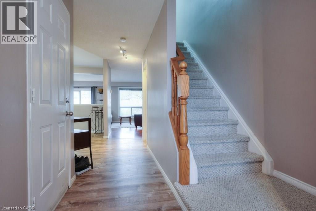 59 King William Court, Cambridge, Ontario  N3C 4J2 - Photo 3 - 40832555