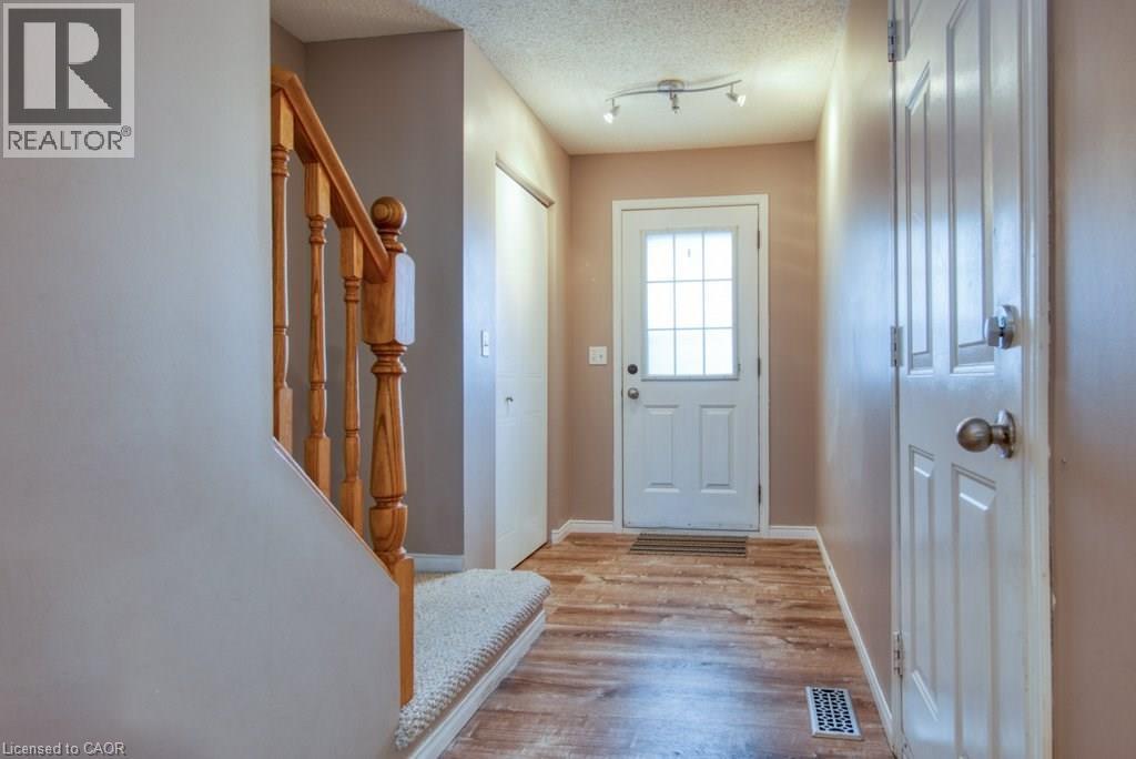 59 King William Court, Cambridge, Ontario  N3C 4J2 - Photo 4 - 40832555