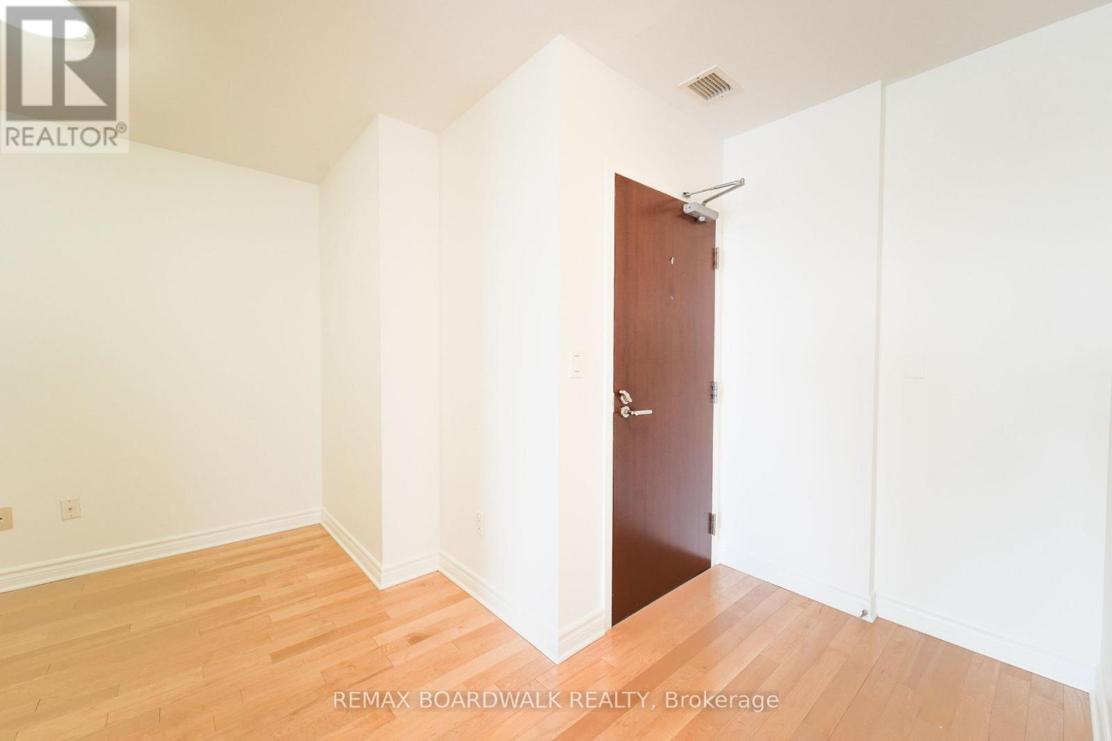 1005 - 401 Golden Avenue, Ottawa, Ontario  K2A 1H4 - Photo 3 - X13231404
