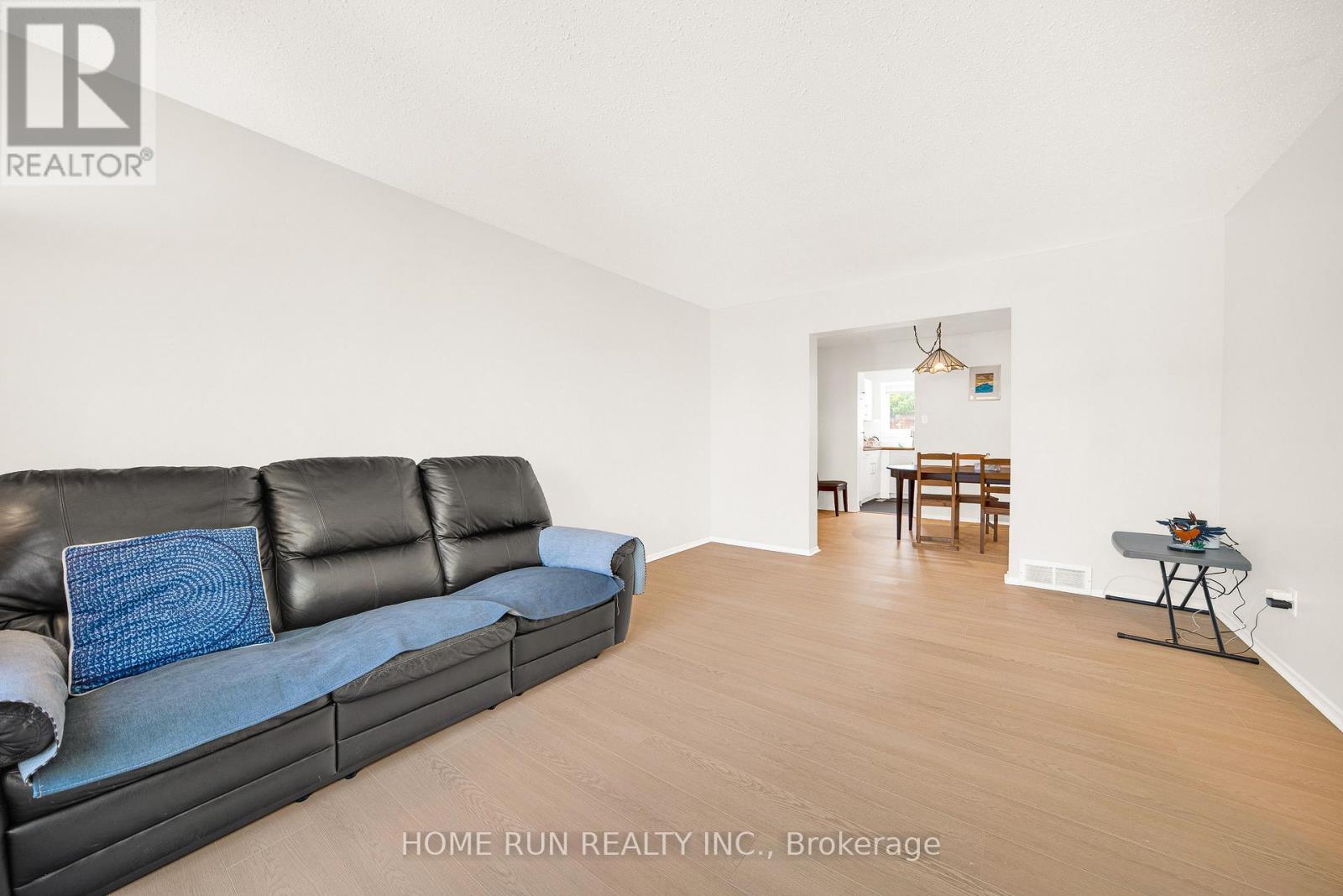 4 - 2111 Montreal Road, Ottawa, Ontario  K1J 8M8 - Photo 5 - X13231474