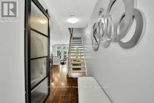 49b First Avenue, Ottawa, Ontario  K1S 2G1 - Photo 4 - X13227152