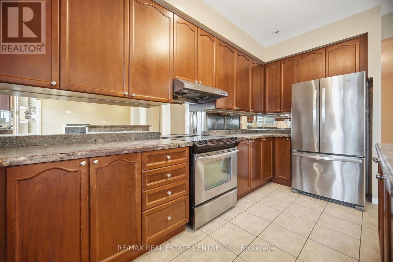5218 Oscar Peterson Boulevard, Mississauga, Ontario  L5M 0E1 - Photo 12 - W13230334