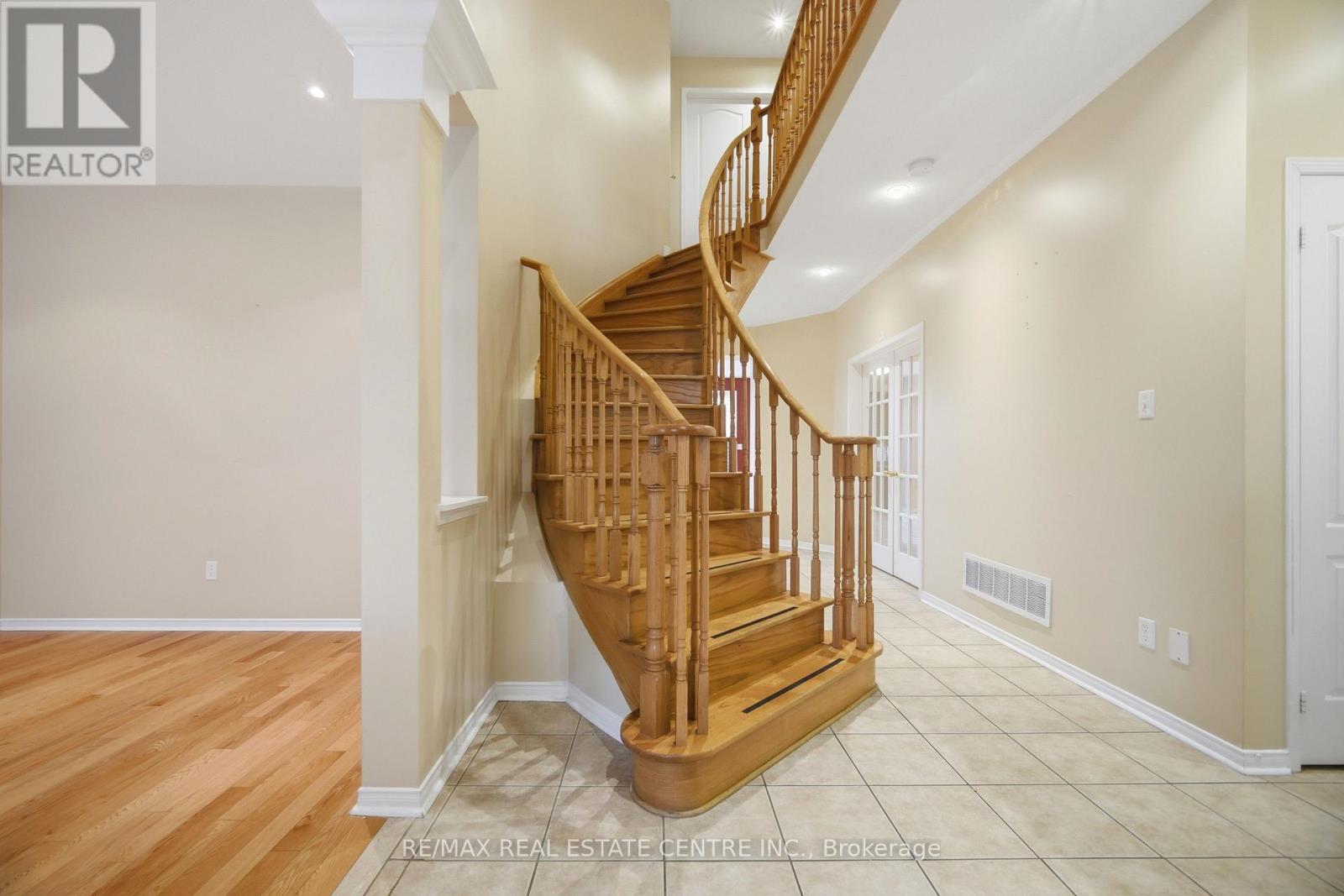 5218 Oscar Peterson Boulevard, Mississauga, Ontario  L5M 0E1 - Photo 26 - W13230334