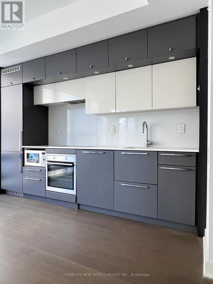 2104 - 15 GRENVILLE STREET, Toronto, Ontario