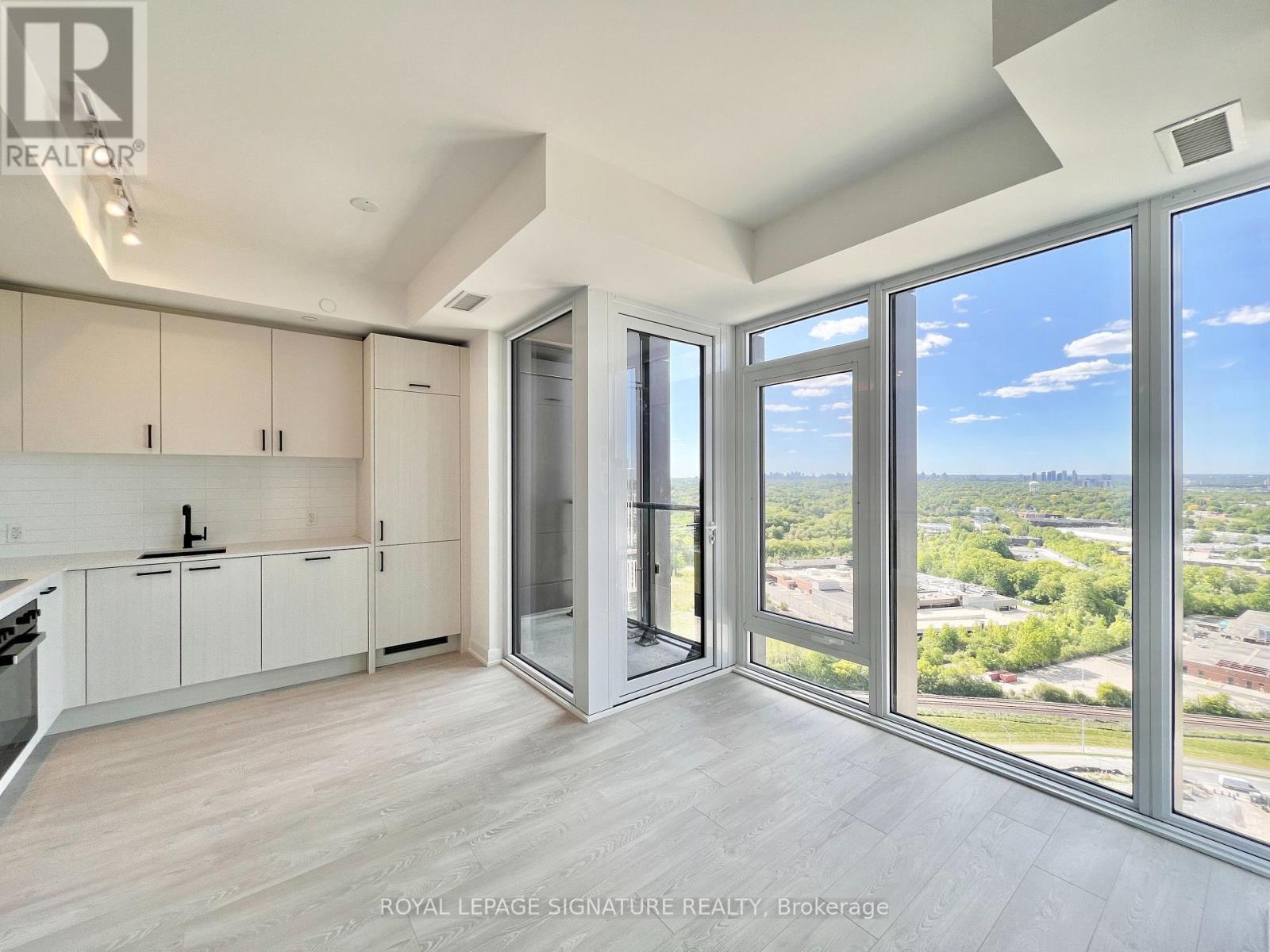 2804 - 5 Quarrington Lane, Toronto, Ontario  M3C 0S5 - Photo 2 - C13231418