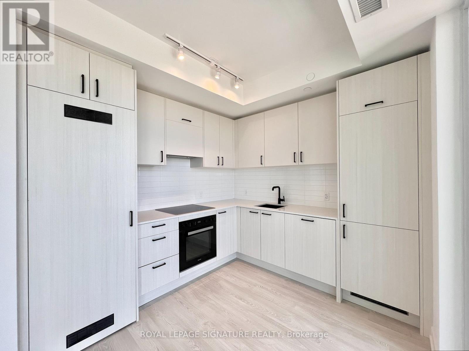 2804 - 5 Quarrington Lane, Toronto, Ontario  M3C 0S5 - Photo 4 - C13231418