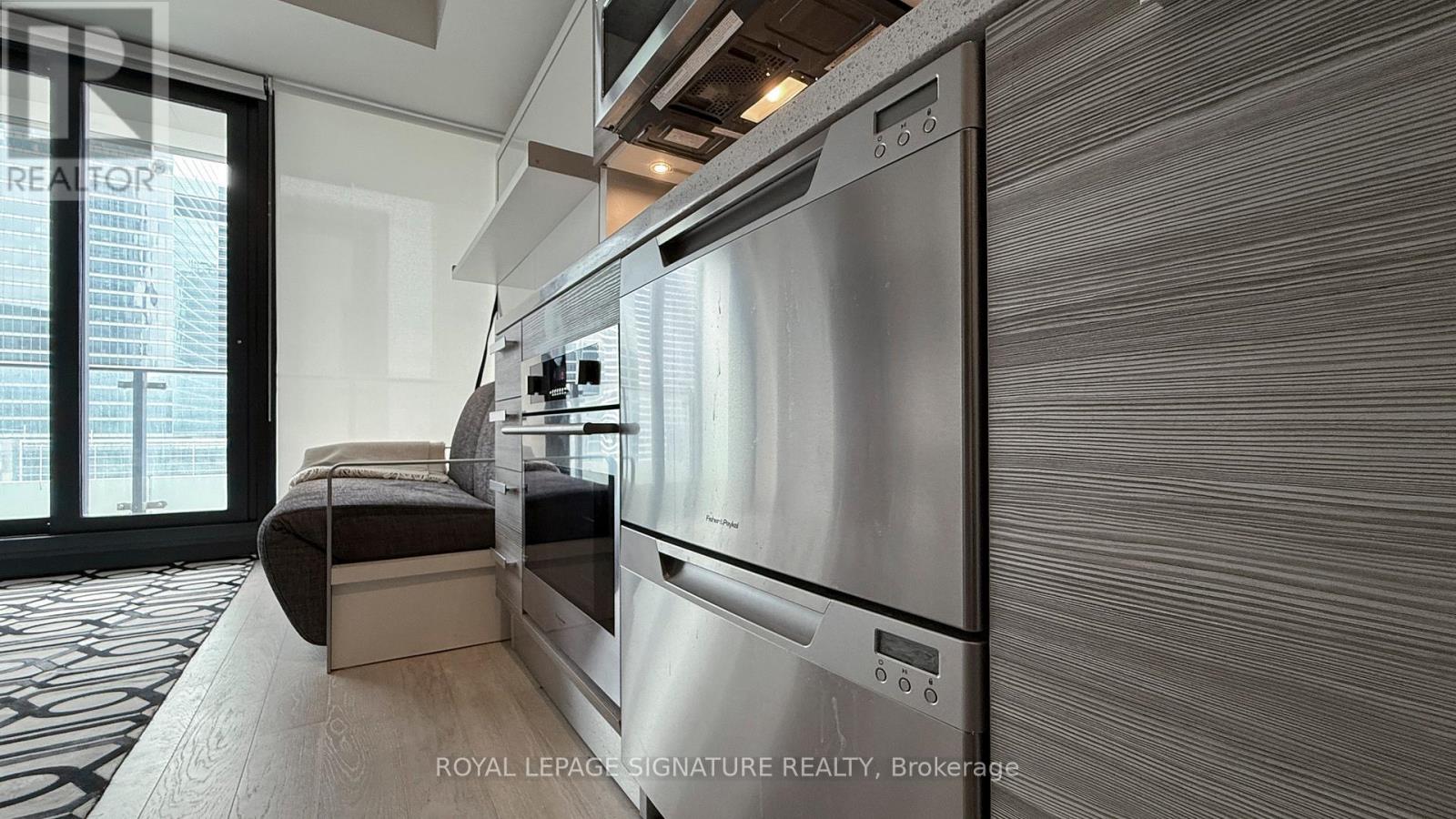 1406 - 224 King Street W, Toronto, Ontario  M5H 0A6 - Photo 11 - C13231472