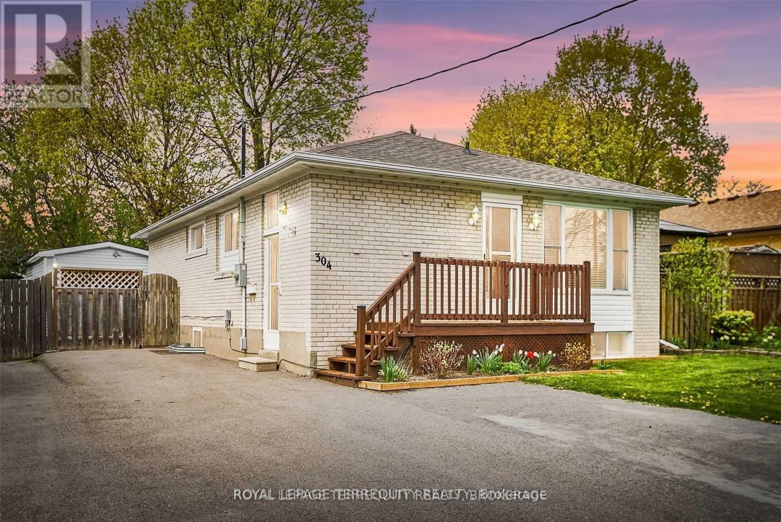 MAIN - 304 PALMERSTON AVENUE, Whitby, Ontario