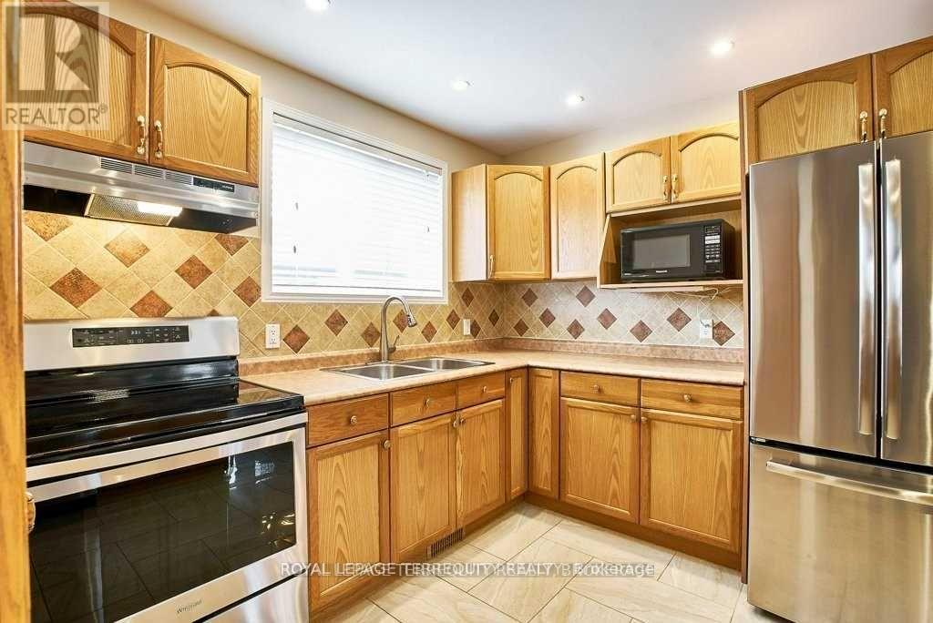 Main - 304 Palmerston Avenue, Whitby, Ontario  L1N 3E9 - Photo 10 - E13231372
