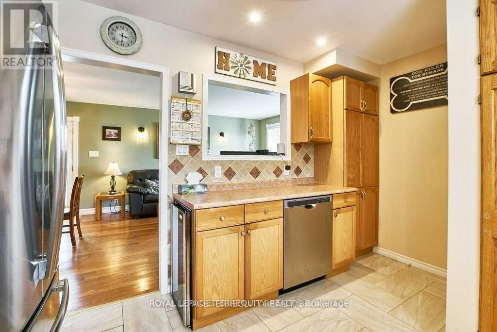 Main - 304 Palmerston Avenue, Whitby, Ontario  L1N 3E9 - Photo 11 - E13231372