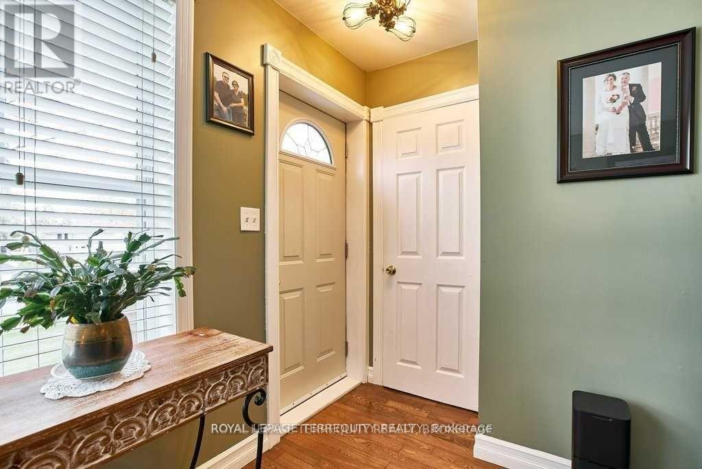 Main - 304 Palmerston Avenue, Whitby, Ontario  L1N 3E9 - Photo 2 - E13231372
