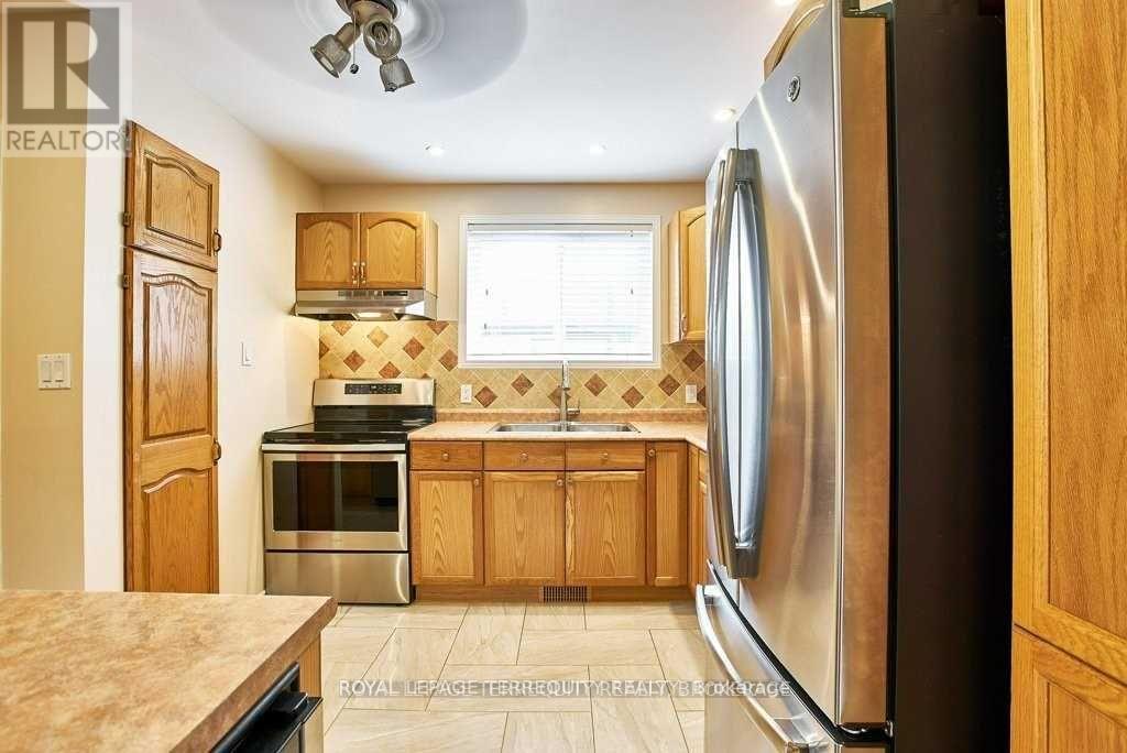 Main - 304 Palmerston Avenue, Whitby, Ontario  L1N 3E9 - Photo 9 - E13231372
