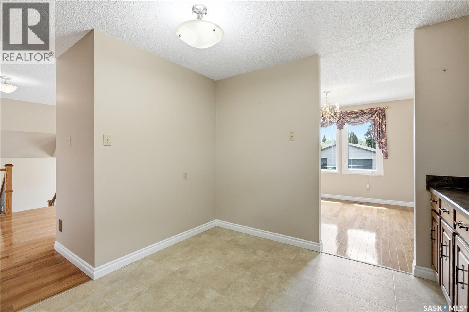 579 Tobin Crescent, Saskatoon, Saskatchewan  S7K 4N9 - Photo 11 - SK037698