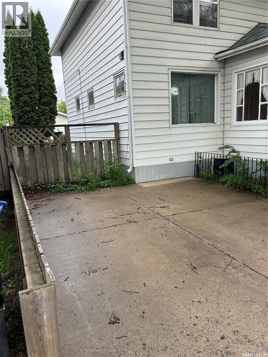 332 I Avenue S, Saskatoon, Saskatchewan  S7M 1Y2 - Photo 2 - SK037890