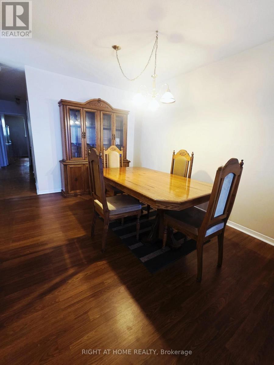 3556 Monica Drive, Mississauga, Ontario  L4T 2E5 - Photo 10 - W13231374