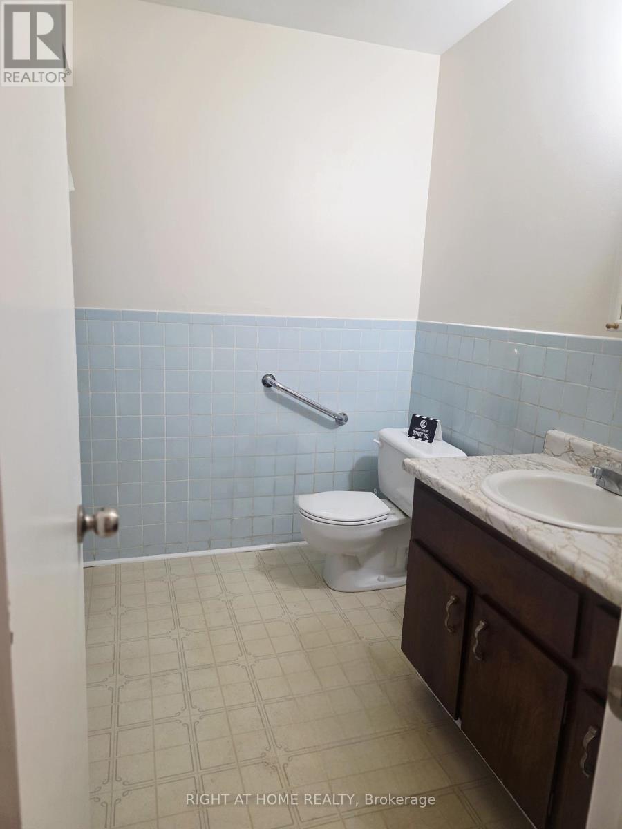 3556 Monica Drive, Mississauga, Ontario  L4T 2E5 - Photo 33 - W13231374