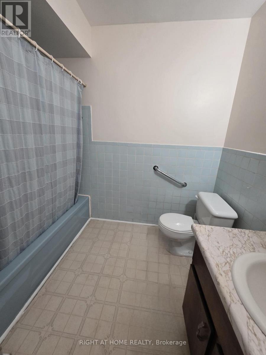 3556 Monica Drive, Mississauga, Ontario  L4T 2E5 - Photo 34 - W13231374