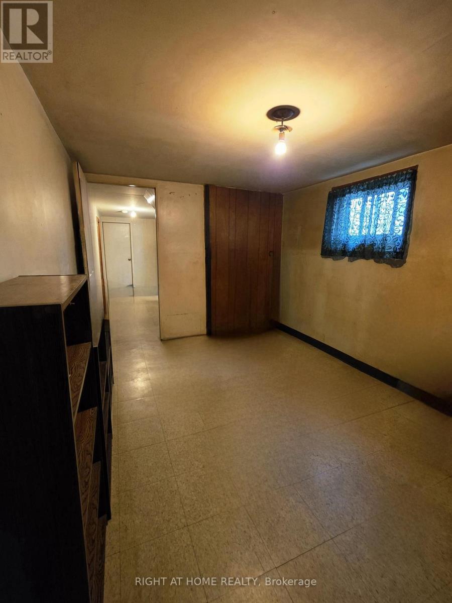 3556 Monica Drive, Mississauga, Ontario  L4T 2E5 - Photo 38 - W13231374