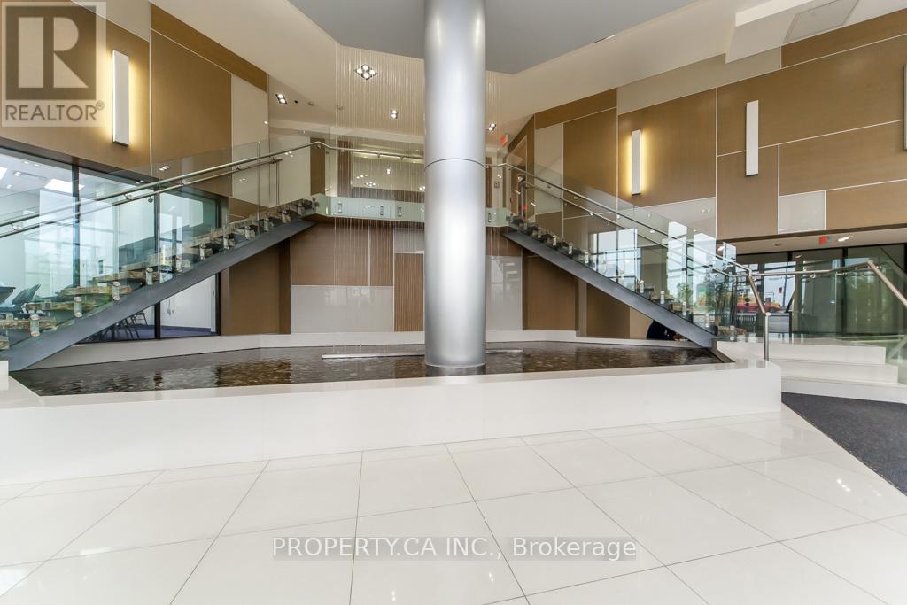 901 - 1060 Sheppard Avenue W, Toronto, Ontario  M3J 0G7 - Photo 4 - W13231438