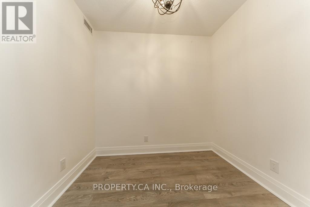 901 - 1060 Sheppard Avenue W, Toronto, Ontario  M3J 0G7 - Photo 6 - W13231438