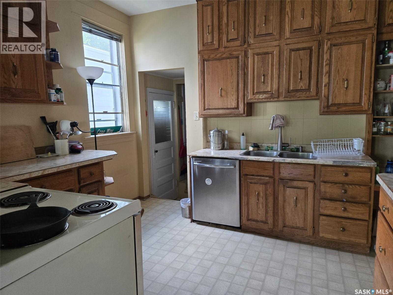 332 I Avenue S, Saskatoon, Saskatchewan  S7M 1Y2 - Photo 4 - SK037890