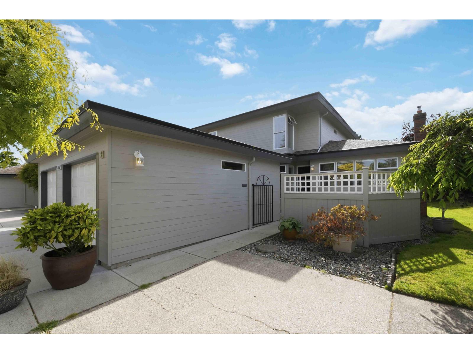 2 14227 18a Avenue, Surrey, British Columbia  V4A 7N8 - Photo 2 - R3131443