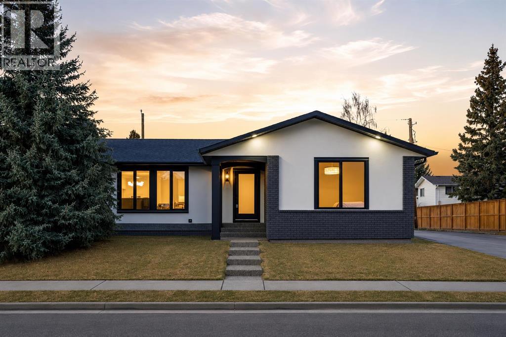 4904 Valiant Drive Nw, Calgary, Alberta  T3A 1X2 - Photo 1 - A2316157