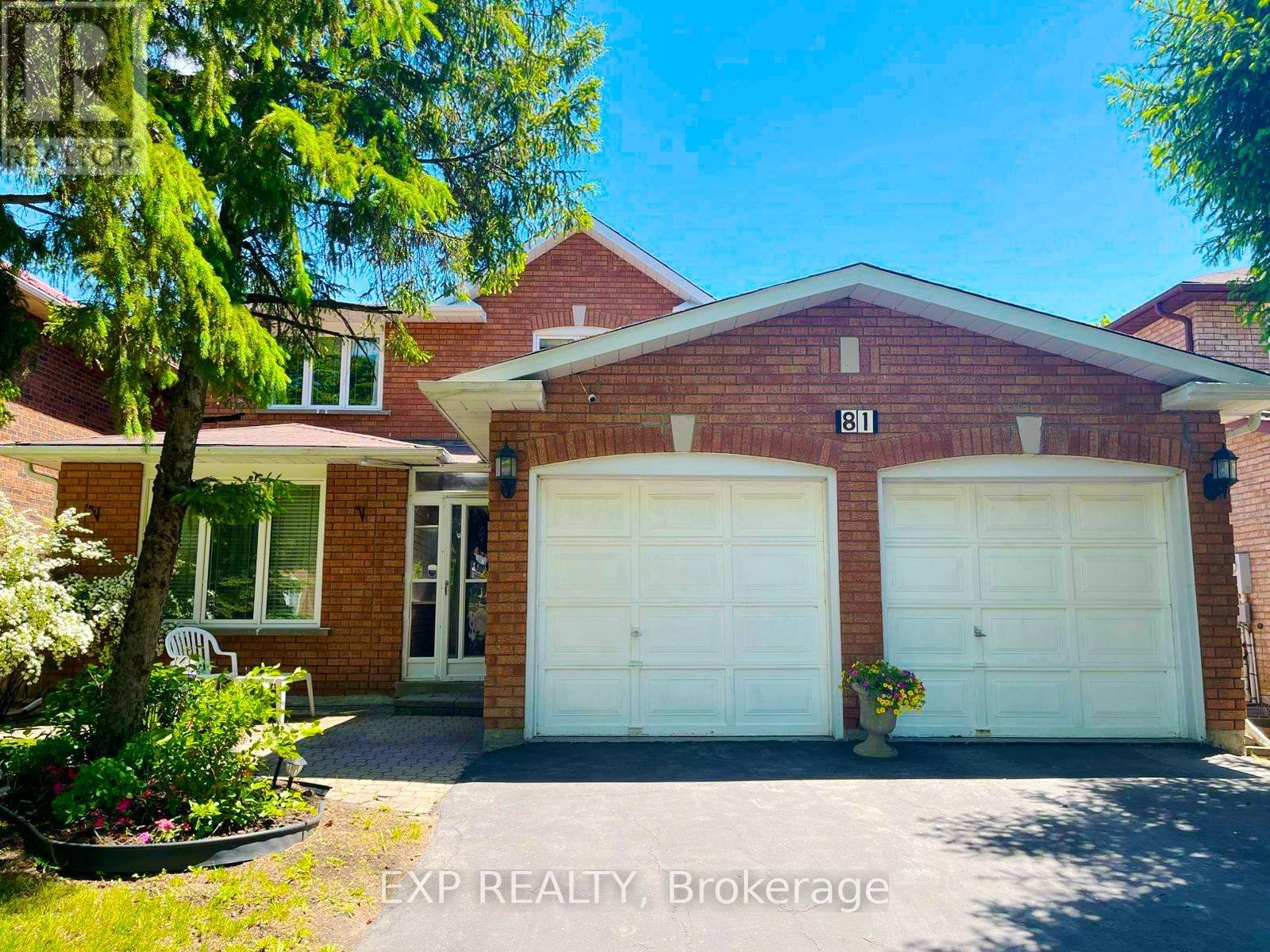 81 Southgate Crescent, Richmond Hill, Ontario  L4B 2E7 - Photo 2 - N12914434